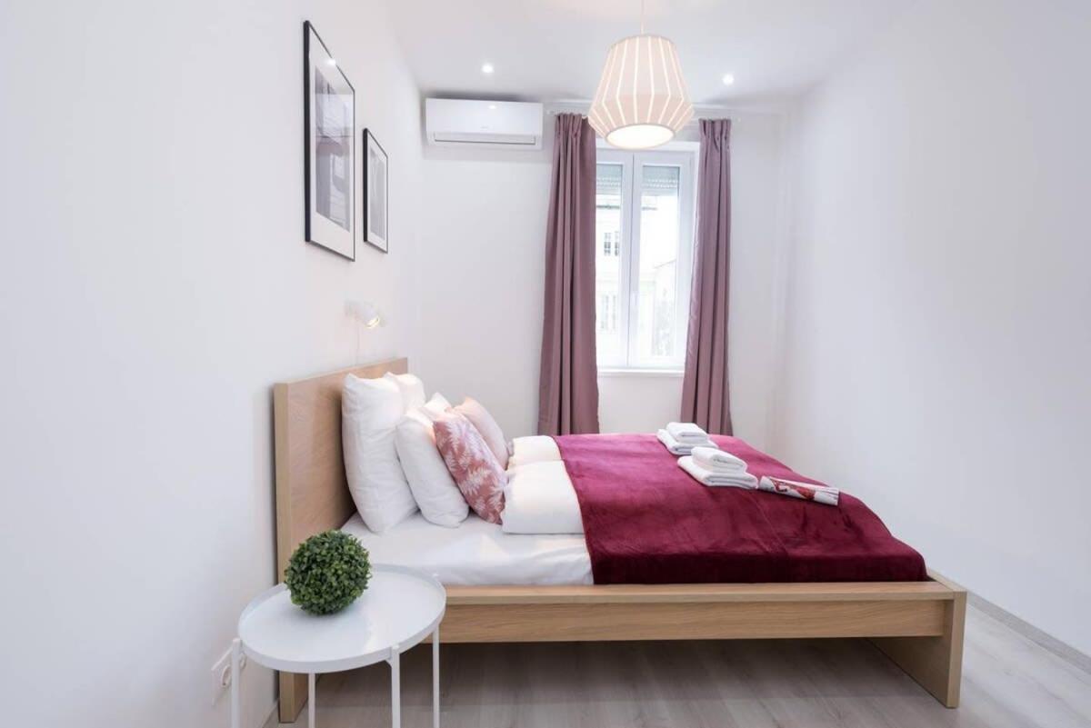 Trendy Central Apartment At Castle บูดาเปสต์ ภายนอก รูปภาพ